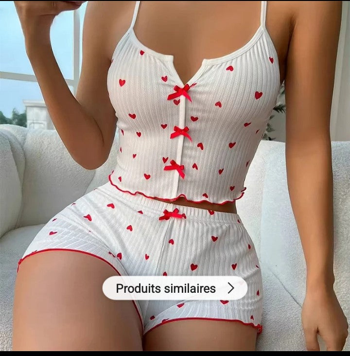 Vêtements de nuit pour femme. Ensemble