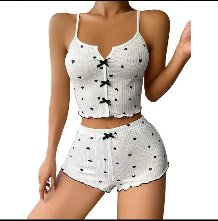 Vêtements de nuit pour femme. Ensemble